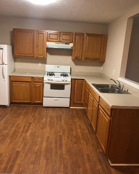 2nd image of 93 Clifton Ct
