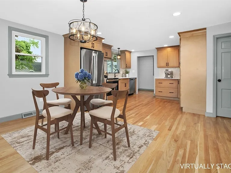 29 Harbor St — Photo 3