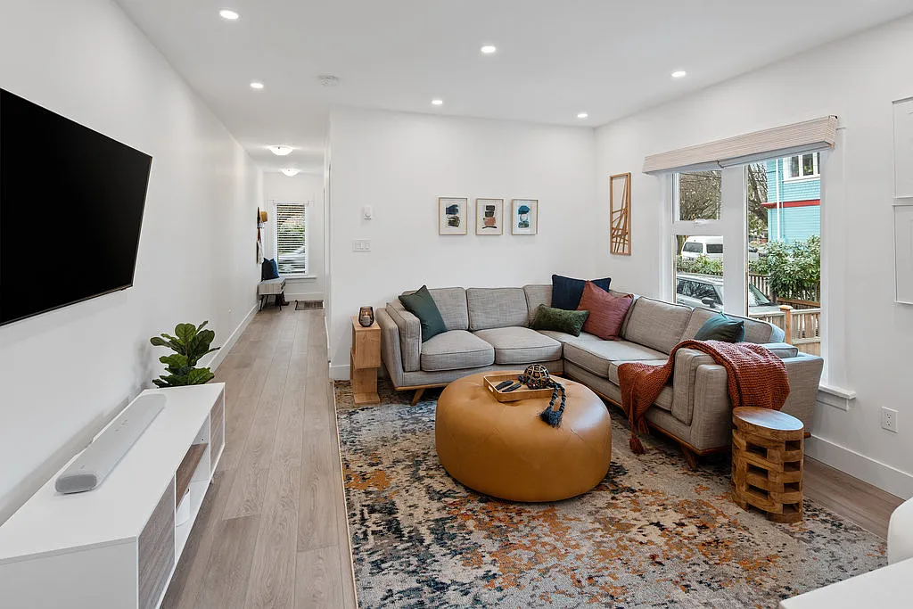 2 bed, 1200 sqft, $4,500 — Photo 1
