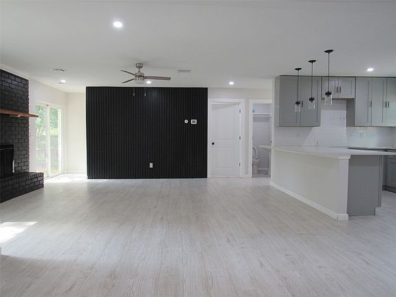 4th image of 321 Crescent Dr