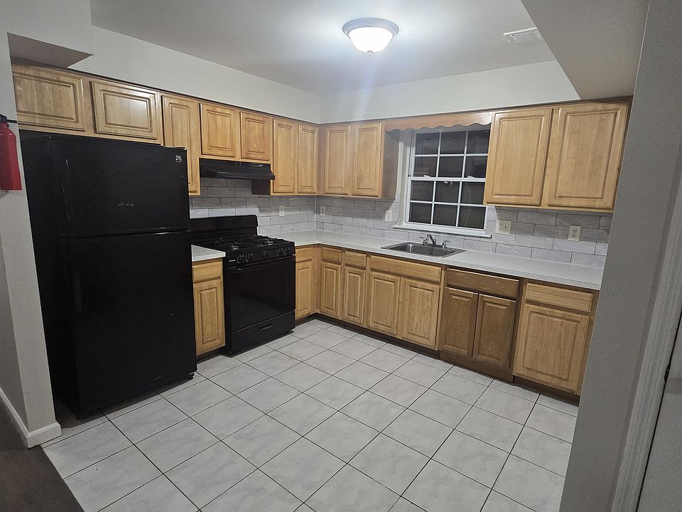 1st image of 860 S 19th St #1A