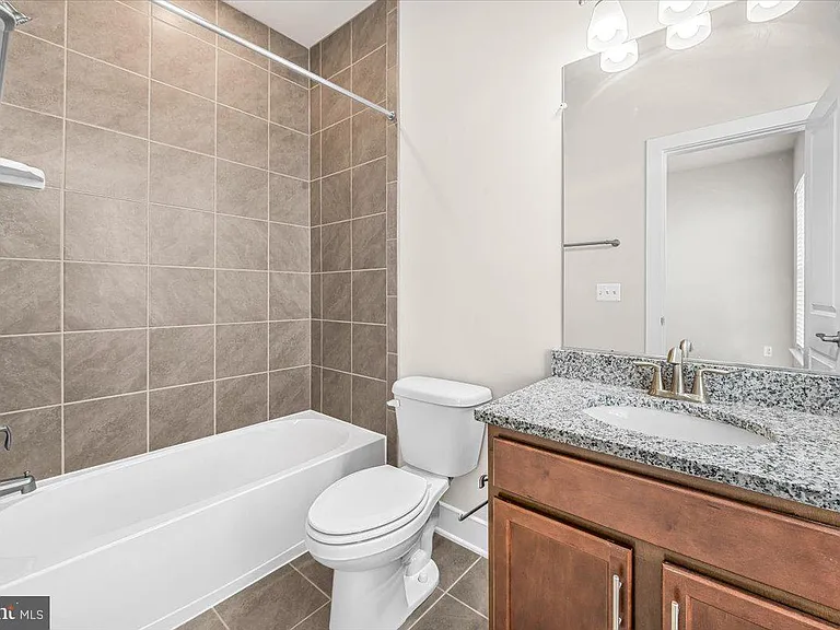 115 Dickenson Dr — Photo 28