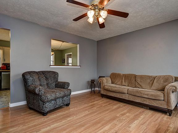 5th image of 207 S Dennis Ave