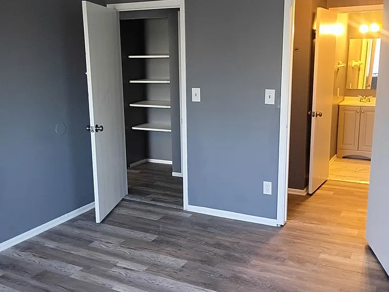 Oak Apartments in Kenosha — Photo 16