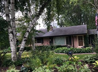 503 Oakwood Dr, Thiensville, WI 53092