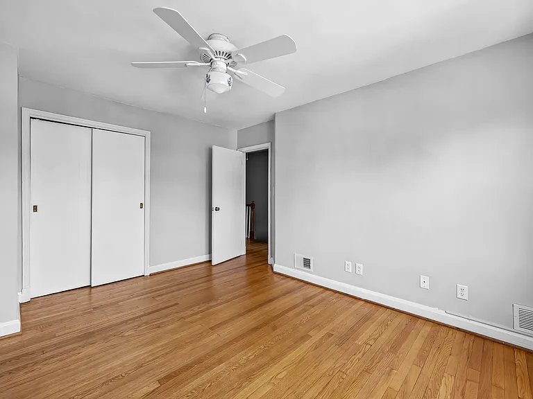 7049 Heathfield Rd — Photo 25