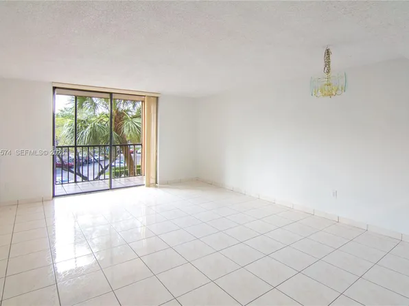 8600 SW 133rd Avenue Rd APT 320, Miami, FL 33183