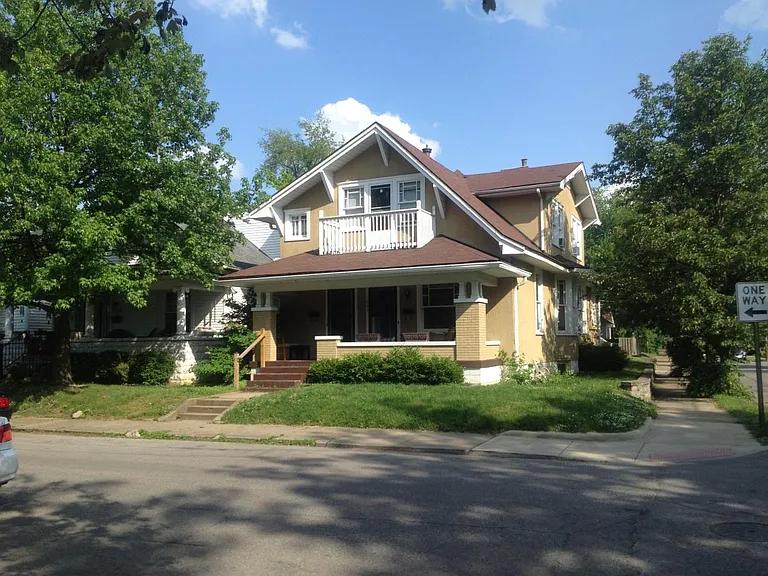 1900 Deerwood Ave #2 — Photo 1