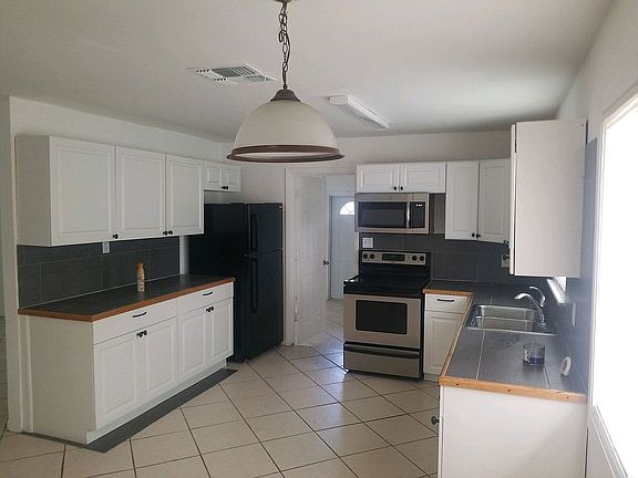 4th image of 3210 SW Savona Blvd
