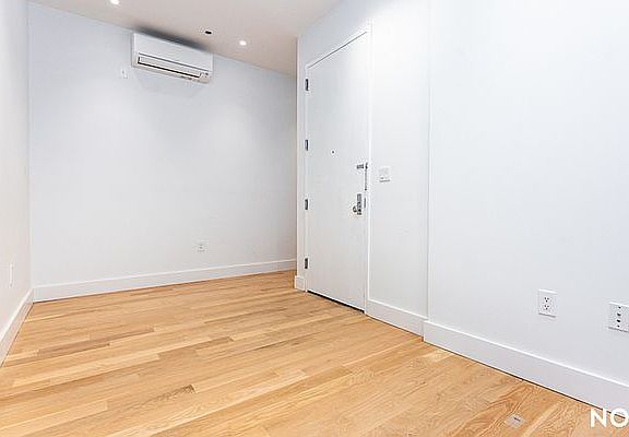 4th image of 987 Bedford Ave #2F
