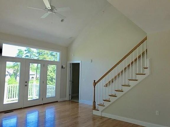 5th image of 58 Tuscany Dr