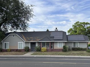 1196 E J St, Oakdale, CA