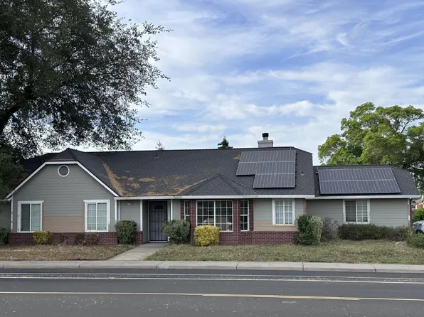 1196 E J St, Oakdale, CA 95361