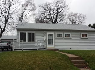 1608 Circle Ct, Waukegan, IL 60085