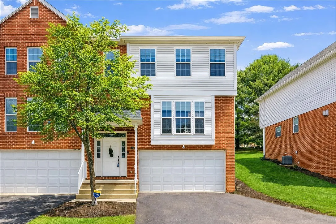 703 Lakeview Ct photo 1