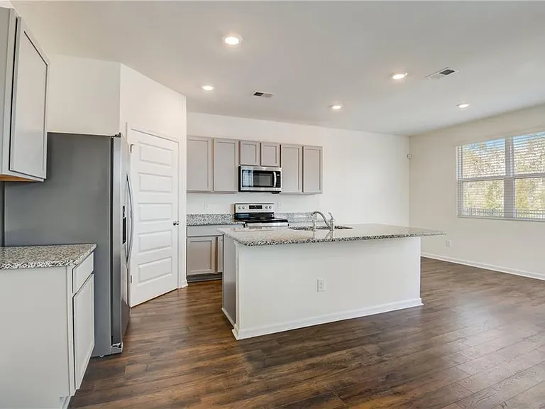 257 Bur Oak Bend Arch #1089433 — Photo 4
