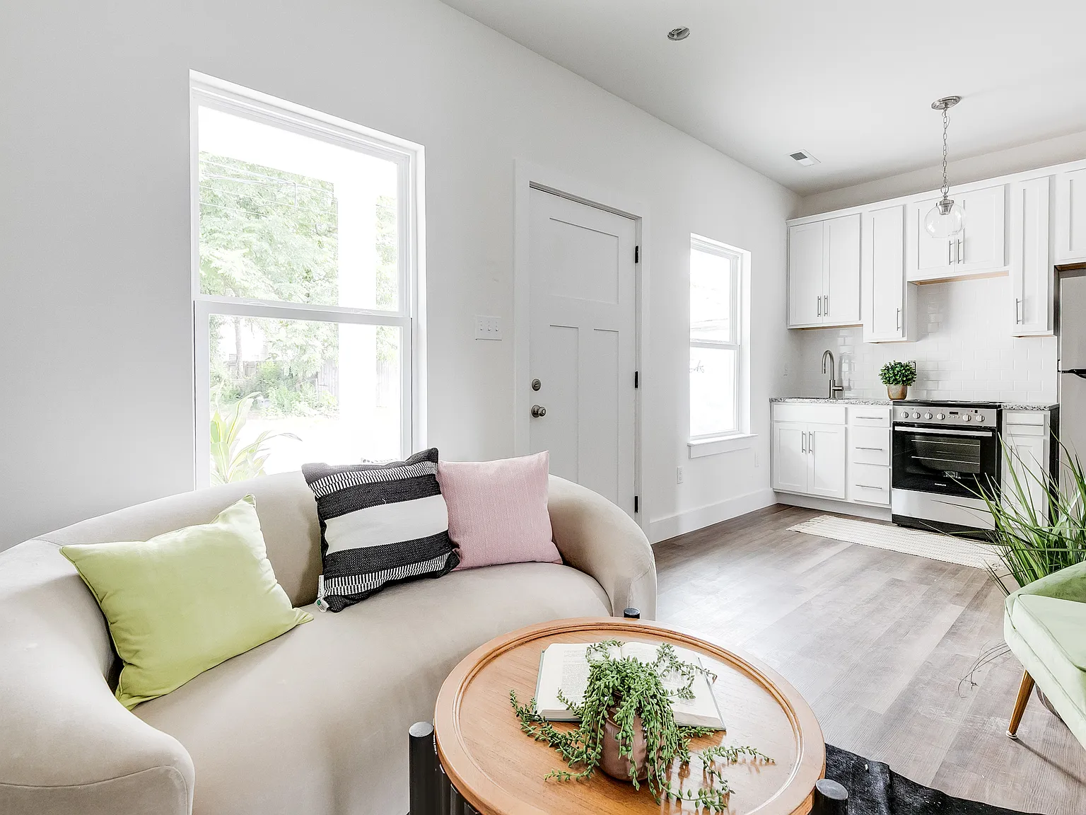 2 bed, 500 sqft, $1,709 — Photo 1