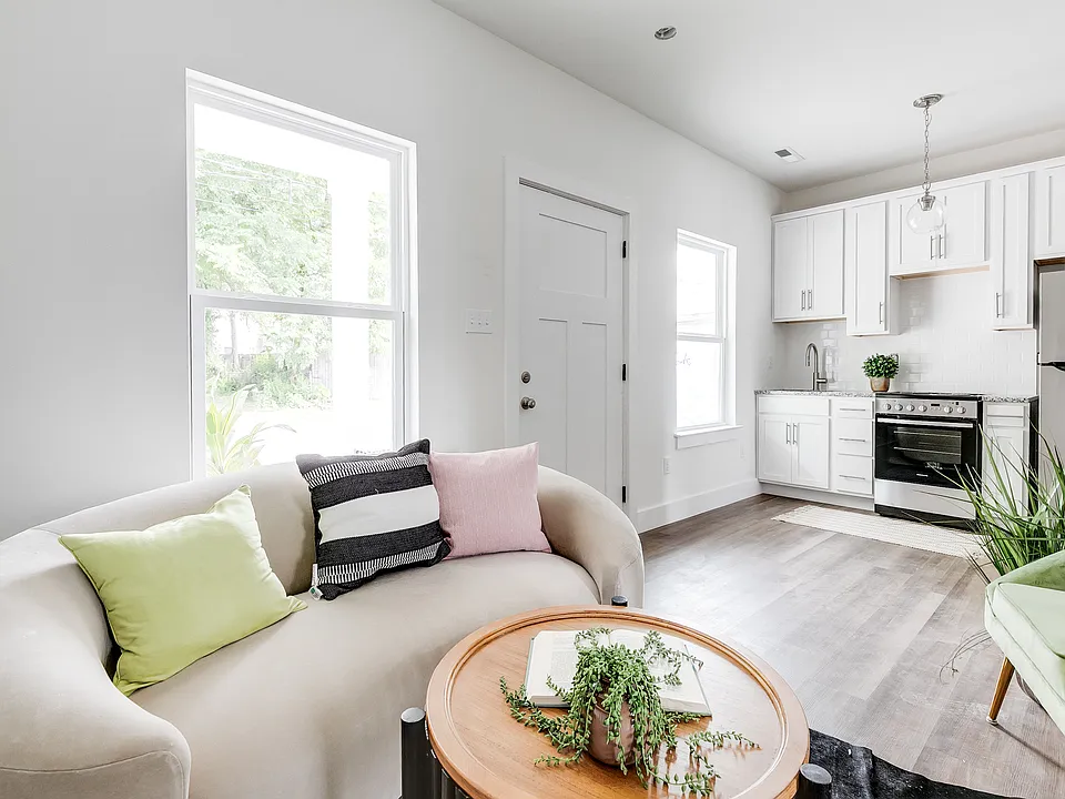 2014 5th Ave #1