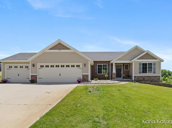 11782 Ridge Water Dr., Sparta, MI 49345