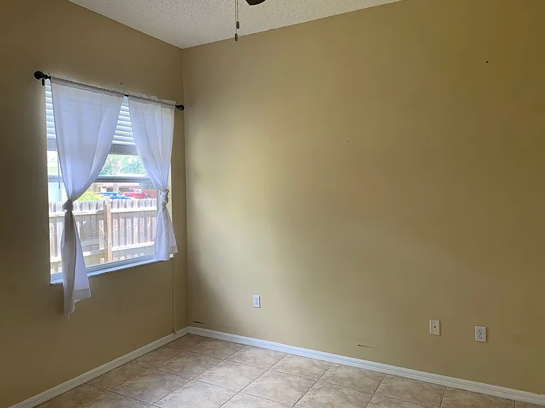 3044 Silver Palm Dr — Photo 9