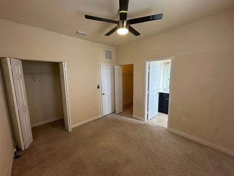 2819 SE 1st Dr #5 — Photo 12