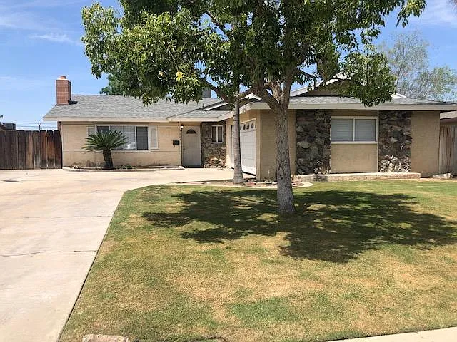 3001 Belhaven St photo 1