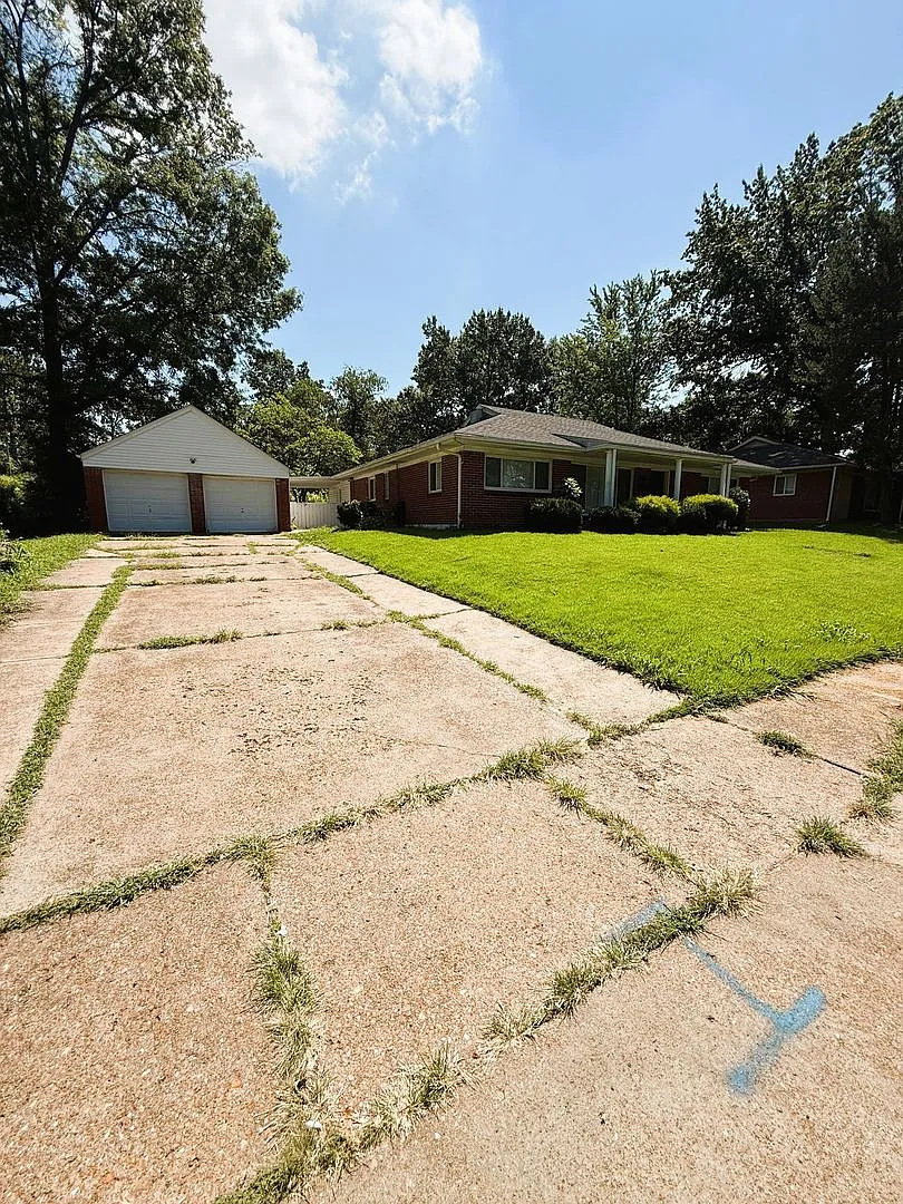 4 Bedroom Home for Rent in University City! — Photo 2