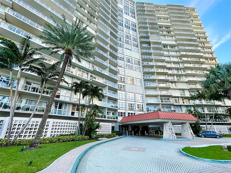2451 Brickell Ave #19B — Photo 5