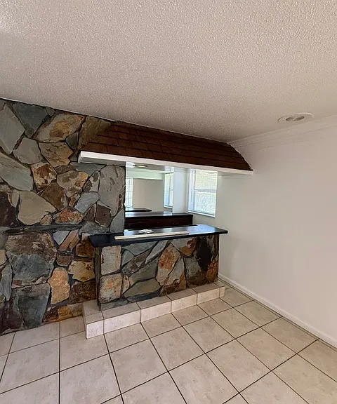 1020 N 18th Ct #201 — Photo 6