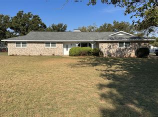 201 Holdeman Ln, Mineral Wells, TX 76067