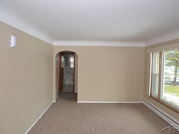 4th image of 2595 Luella Ave