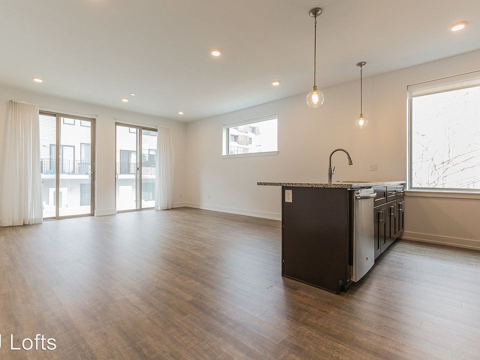 1st image of 1617 Poplar St APT 204