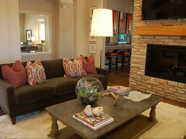 The Boulders On Fern — Photo 9