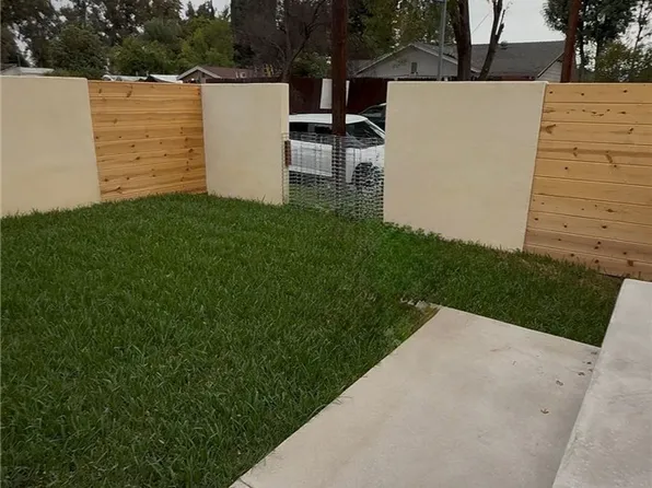 18727 Bassett St, Reseda, CA 91335