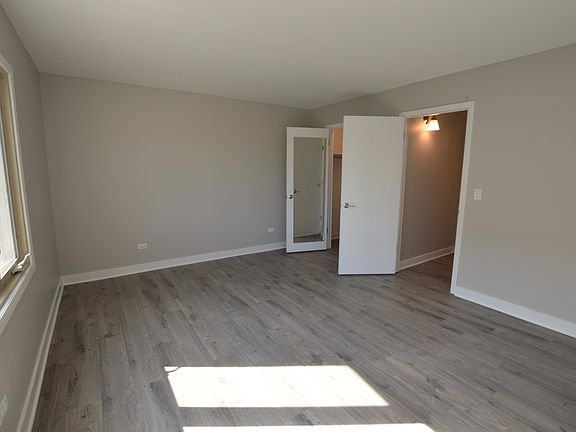 5th image of 9612 Greenwood Ave APT 1A