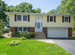 1940 Driftwood Ct, Hoffman Estates, IL 60192