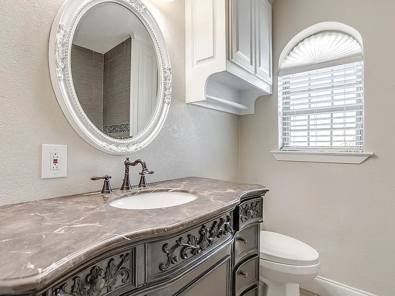 1812 Winchester Way — Photo 1