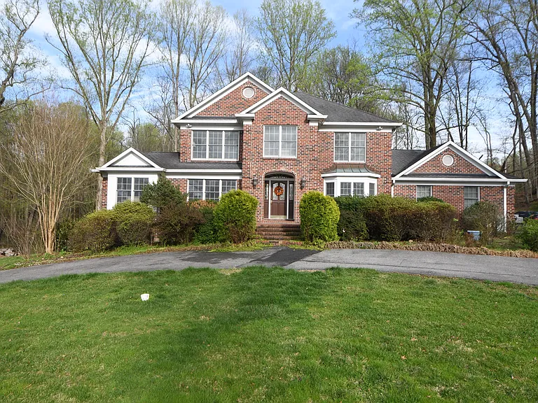 13576 Highland Rd — Photo 103
