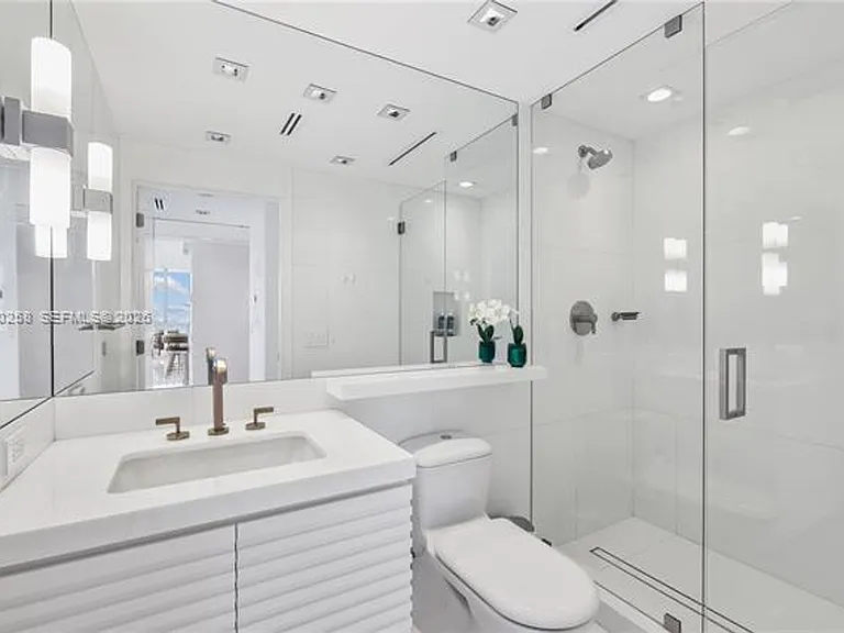 6899 Collins Avenue Cu #2208 — Photo 39