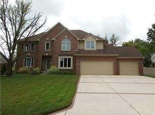 1825 Hillside Dr, Franklin, IN 46131
