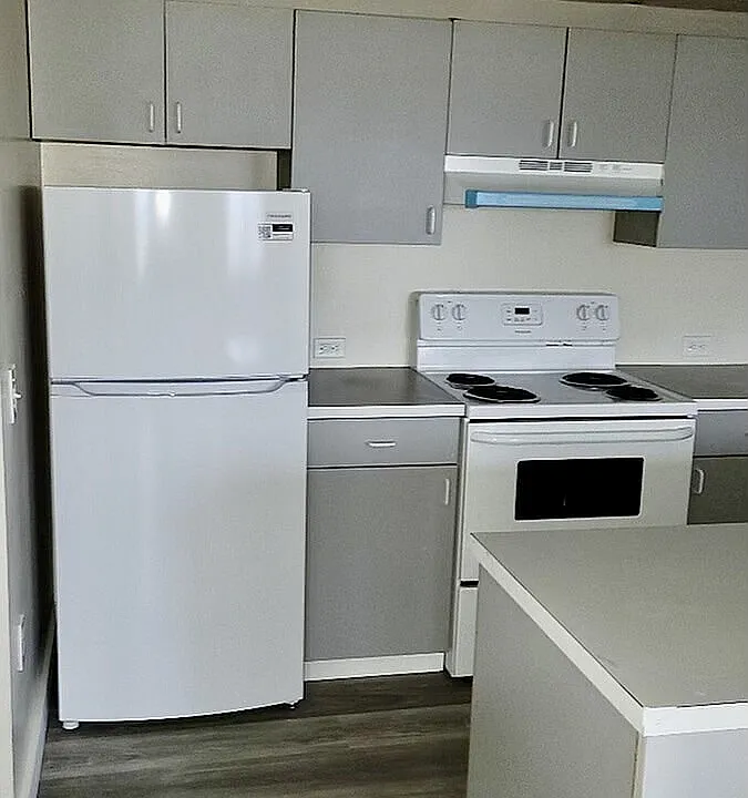 407 Kitchen pic 2