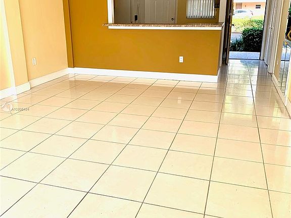 4th image of 3750 NE 169th St APT 103