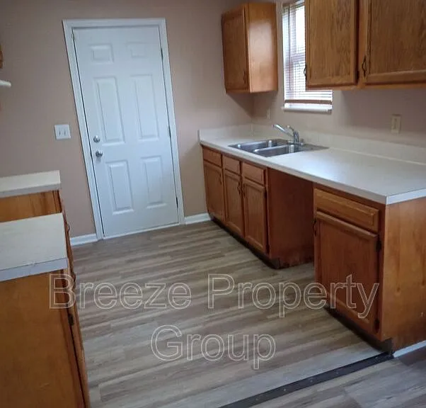 244 Knower St — Photo 6