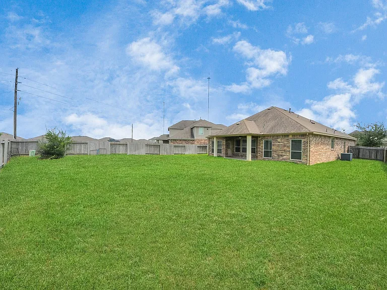 2310 Brett Ct — Photo 37
