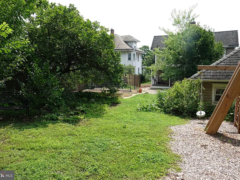 36 Hart Ave — Photo 63