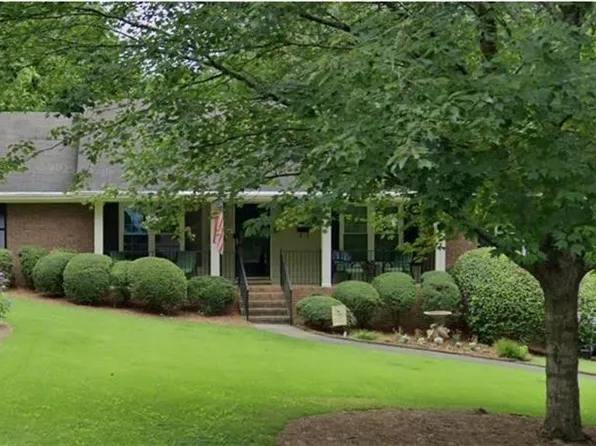 1125 Crest Brook Ln, Roswell, GA 30075