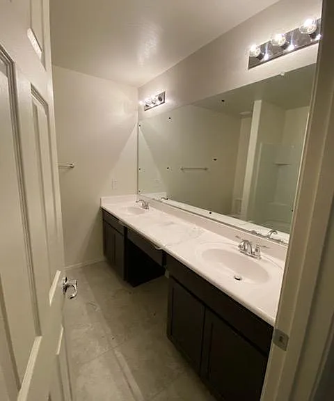 7166 W Townley Ave — Photo 12