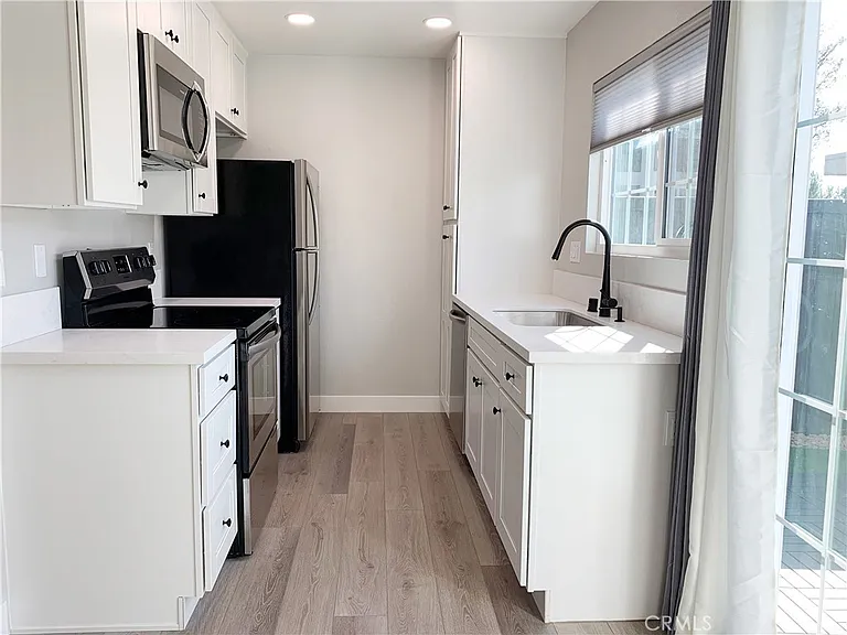 55 Streamwood — Photo 5
