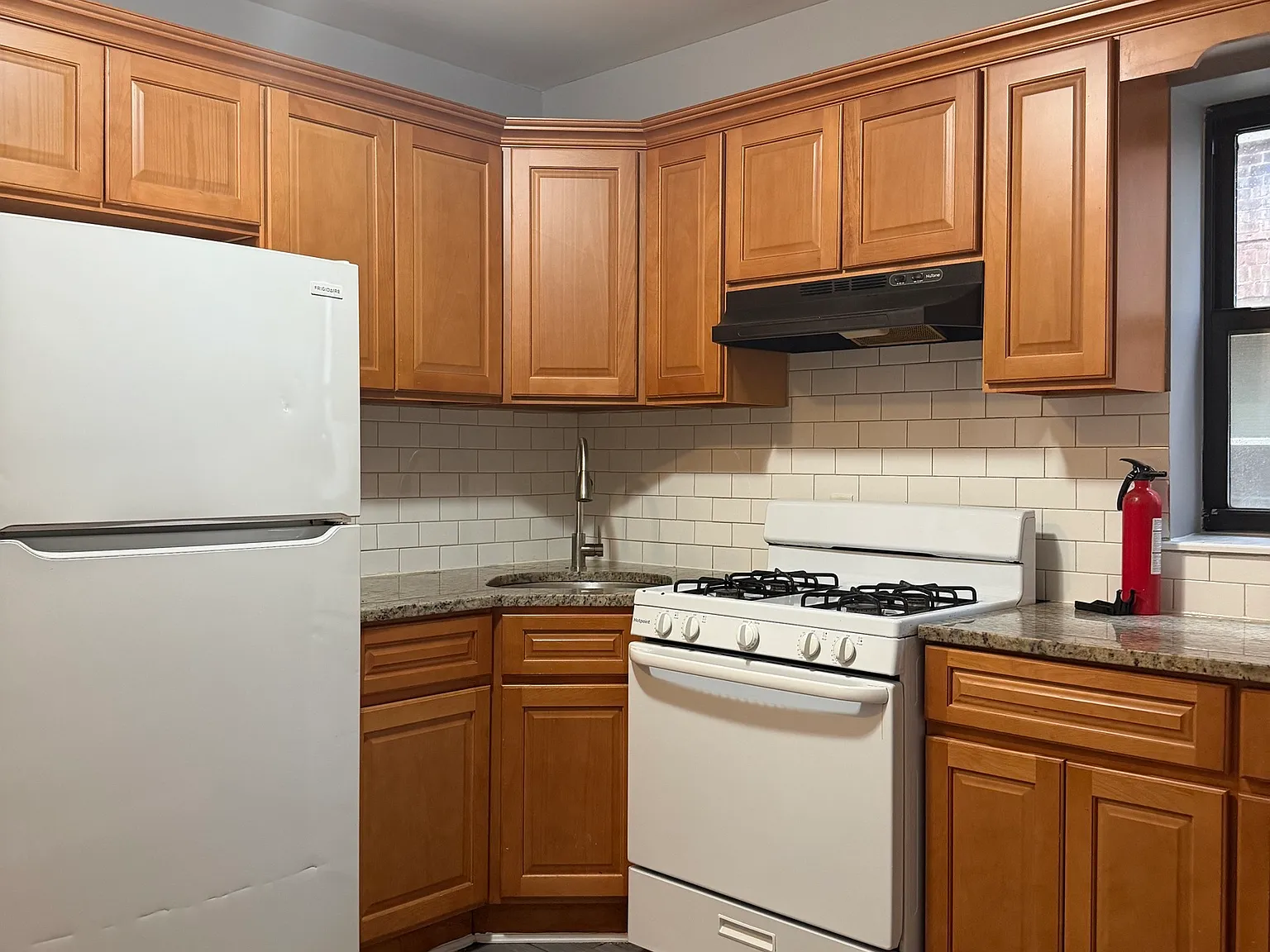 2 bed, 1.0 bath, 5663 sqft, $1,600 — Photo 1