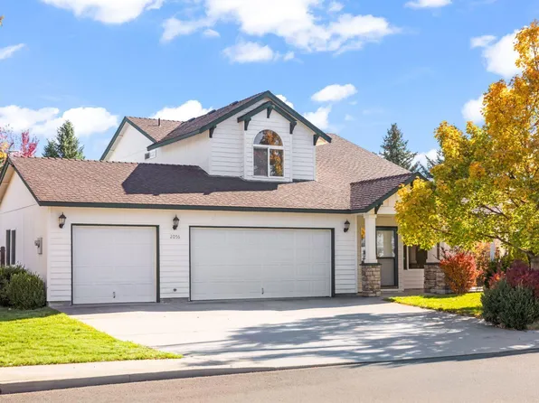 2056 NW 19th Pl, Redmond, OR 97756